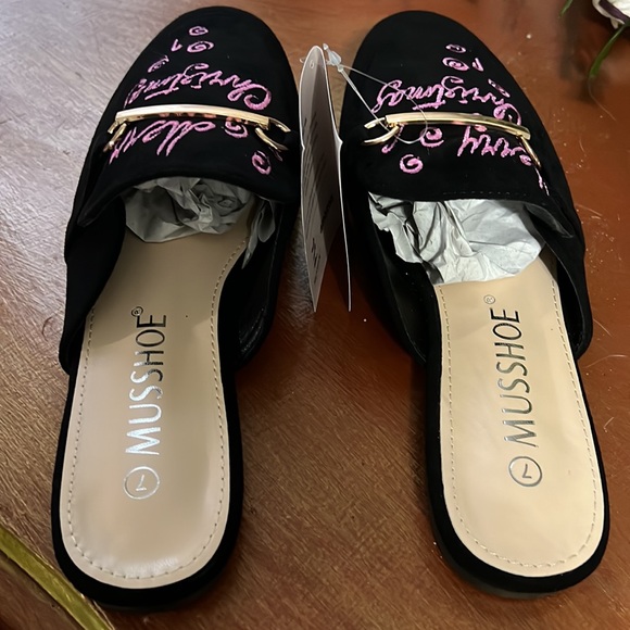 NWT MUSSHOE Merry Christmas Slip On Mules for Women Flats Black/Pink - Picture 7 of 14